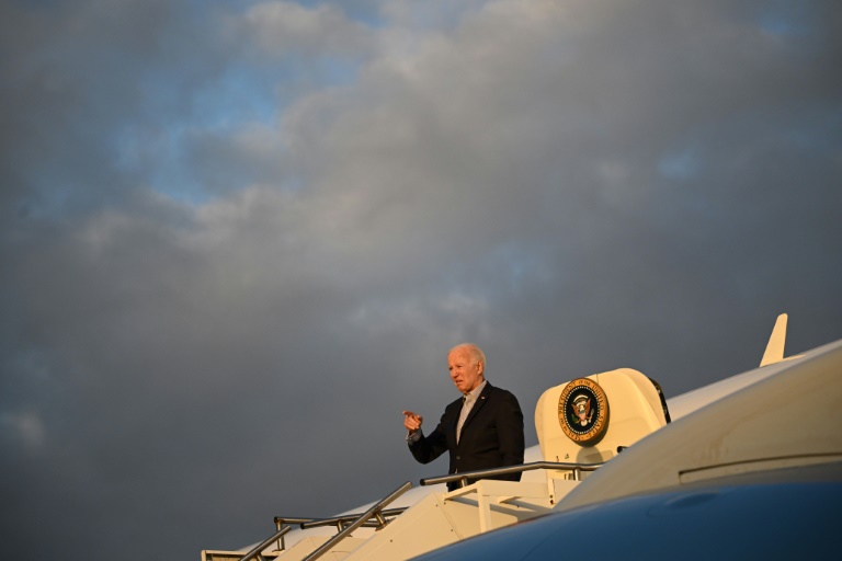  Biden warns Houthis of further steps after US, UK strikes