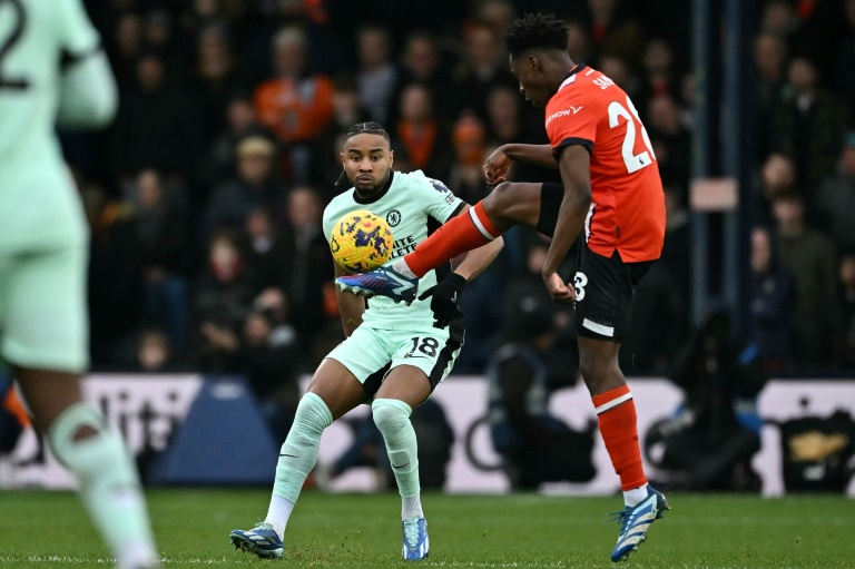  Chelsea boss Pochettino ‘worried’ by Nkunku injury