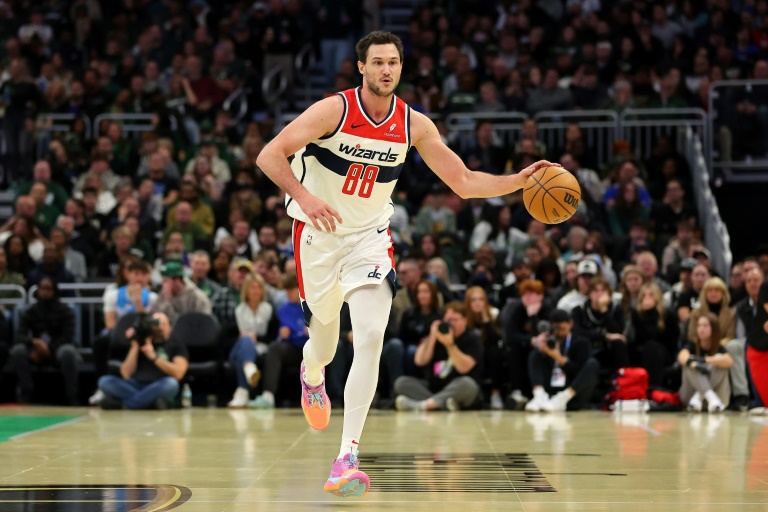  Woeful Wizards deal Gallinari and Muscala to NBA-worst Pistons