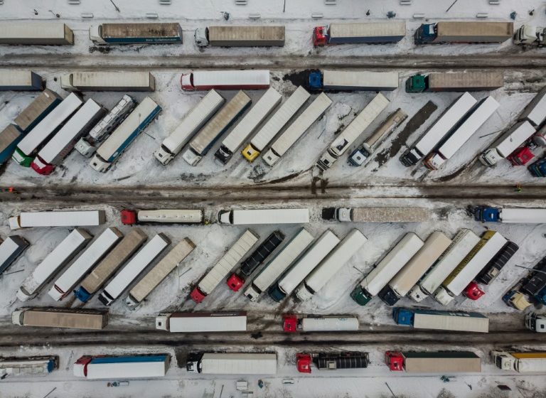  Polish truckers suspend Ukraine border blockade