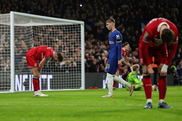  Chelsea hit Middlesbrough for six to reach League Cup final