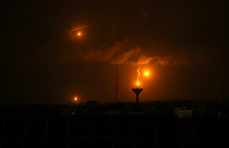  Israel strikes key Gaza city as public mourns slain soldiers