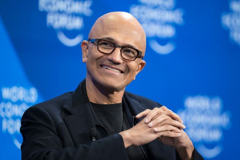  Microsoft, Google ride AI wave as revenues surge