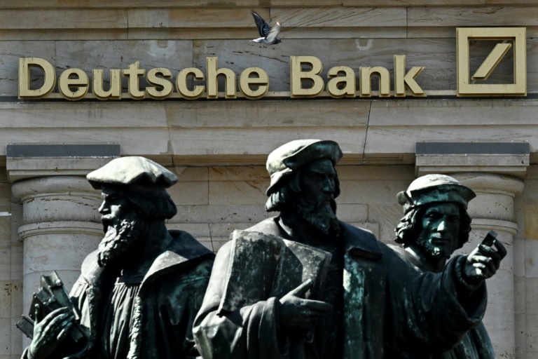  Deutsche Bank to cut jobs after drop in 2023 profit