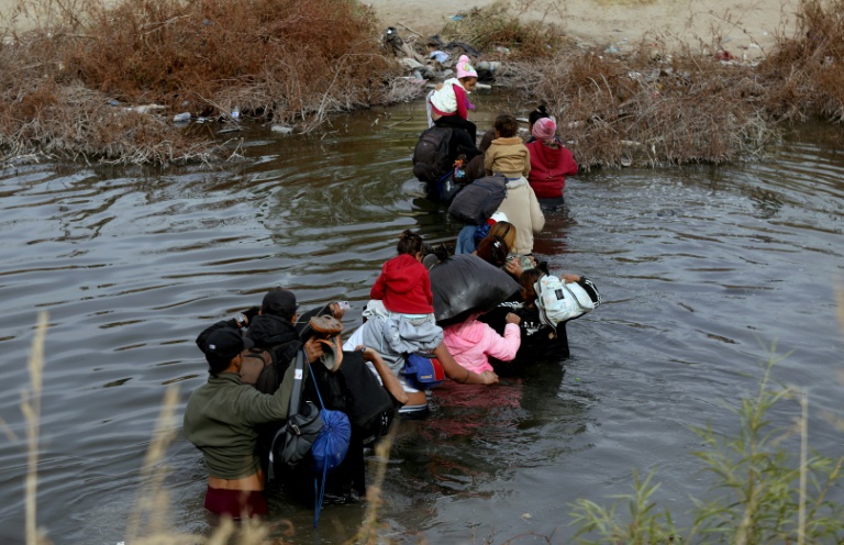  US Senate unveils text of border security, Ukraine aid bill