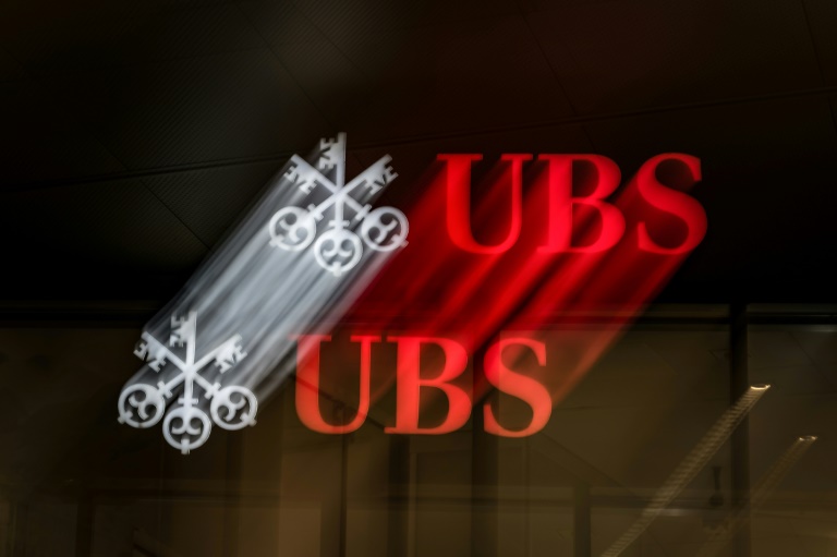  UBS to reward shareholders as Credit Suisse-linked losses narrow