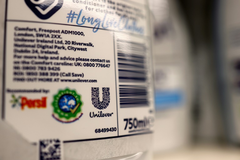  Unilever profit drops as sales flatten after price hikes