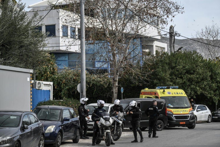  Gunman kills three at Greek shipping company