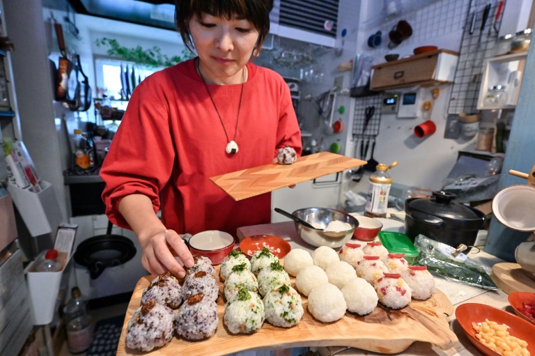  Japan’s humble ‘onigiri’ rice balls get image upgrade