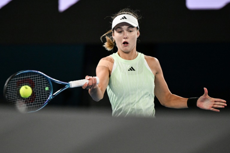  Kalinskaya snaps Swiatek streak to reach Dubai final