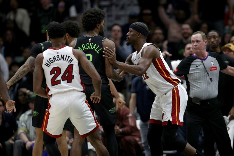  NBA suspends five players for roles in Heat-Pelicans brawl