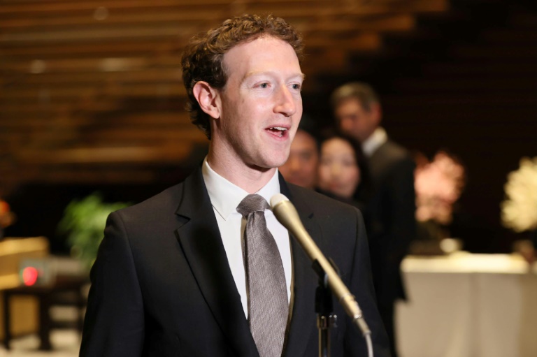  Zuckerberg discusses AI risks with Japan PM