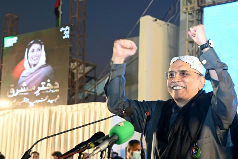  Asif Ali Zardari: ‘Artful dodger’ returns as Pakistan president