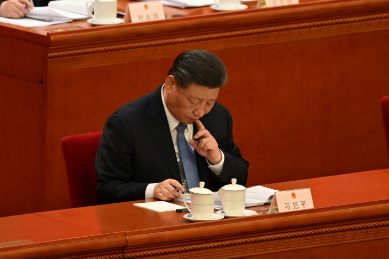  China tightens grip over internet during key political meeting