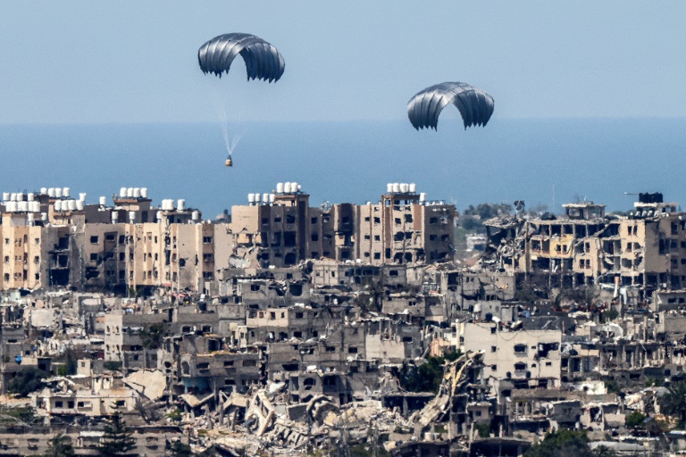  ‘Everyone is hungry’: Desperate Gazans fight for food after airdrop deaths