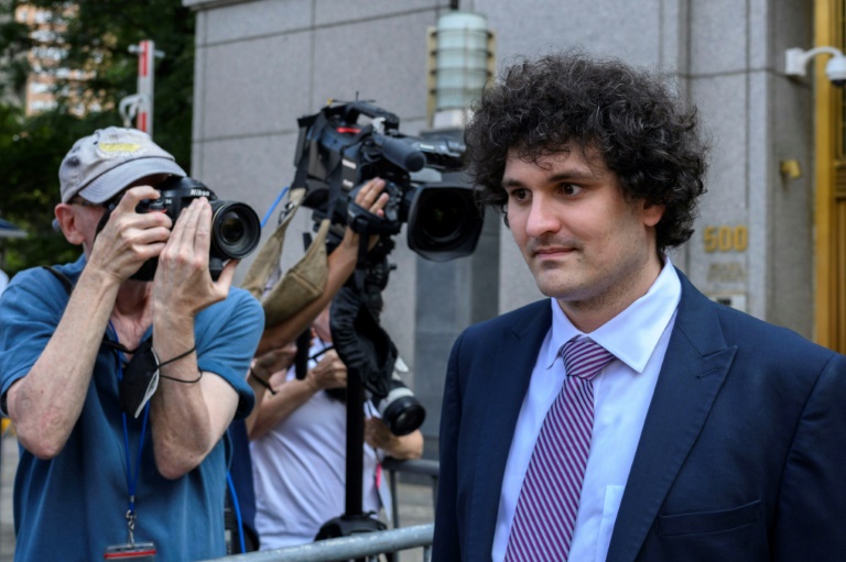  Fallen crypto tycoon Bankman-Fried gets 25-year sentence