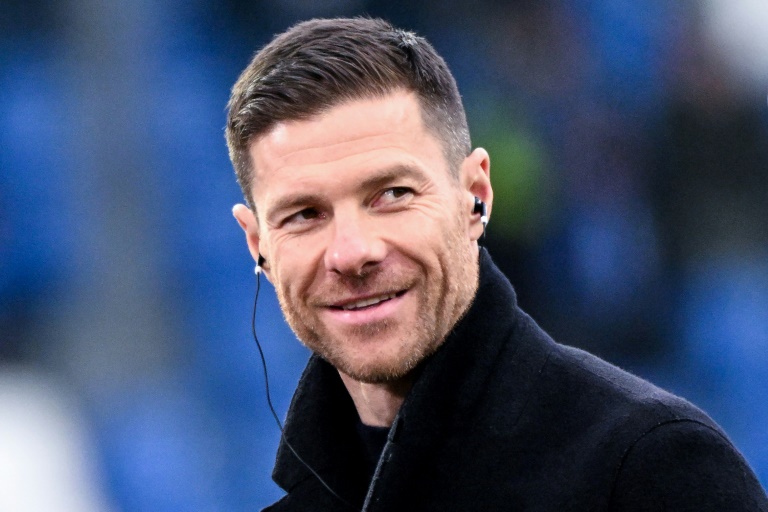  Liverpool target Xabi Alonso says staying as Leverkusen coach