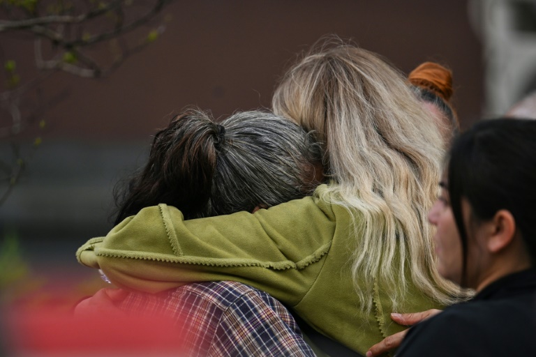  Fire tears through Istanbul apartment block, killing 29