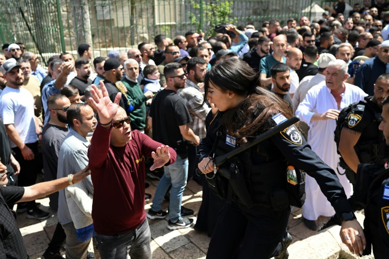  Palestinian Muslims mark sad and tense ‘holiest Ramadan night’ in Jerusalem