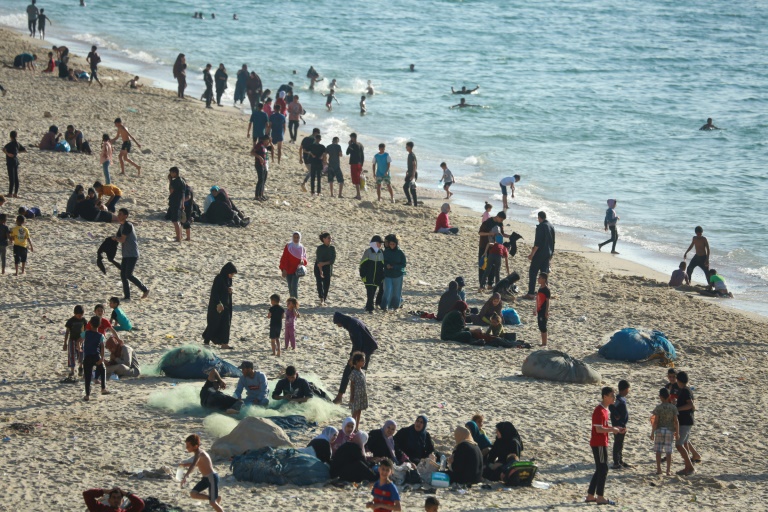  Beach offers rare respite for war-weary Gazans