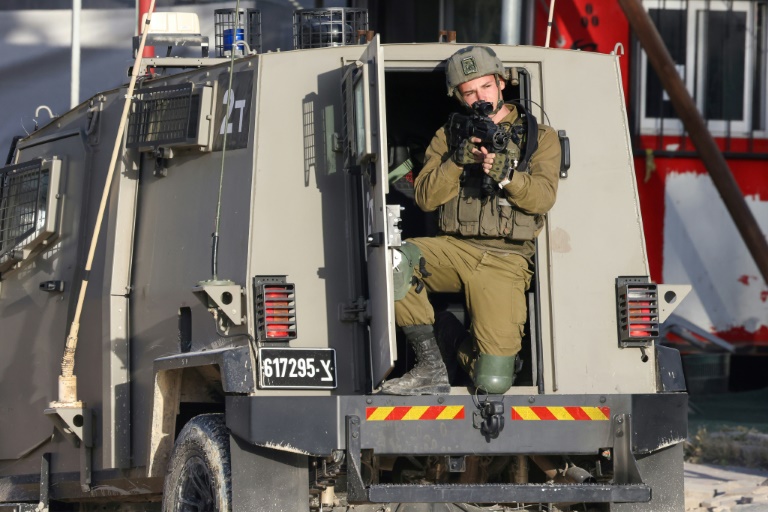  Palestinian officials say two killed in West Bank raid