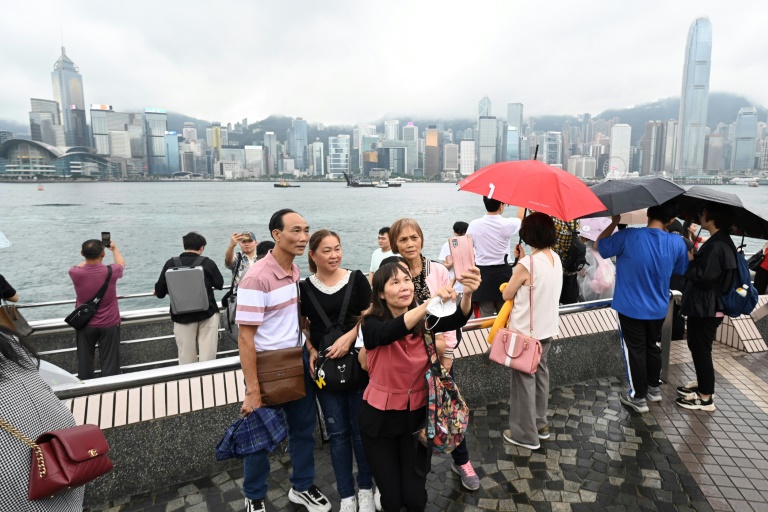  Hong Kong faces uphill battle to lure back Chinese tourists