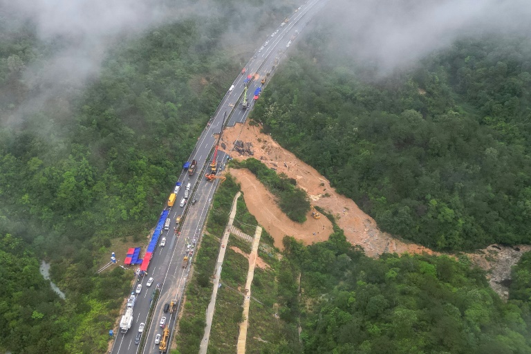  Death toll from south China road collapse rises to 36