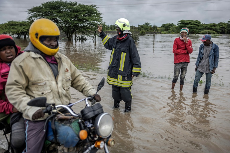  Kenya floods death toll tops 200 as cyclone approaches