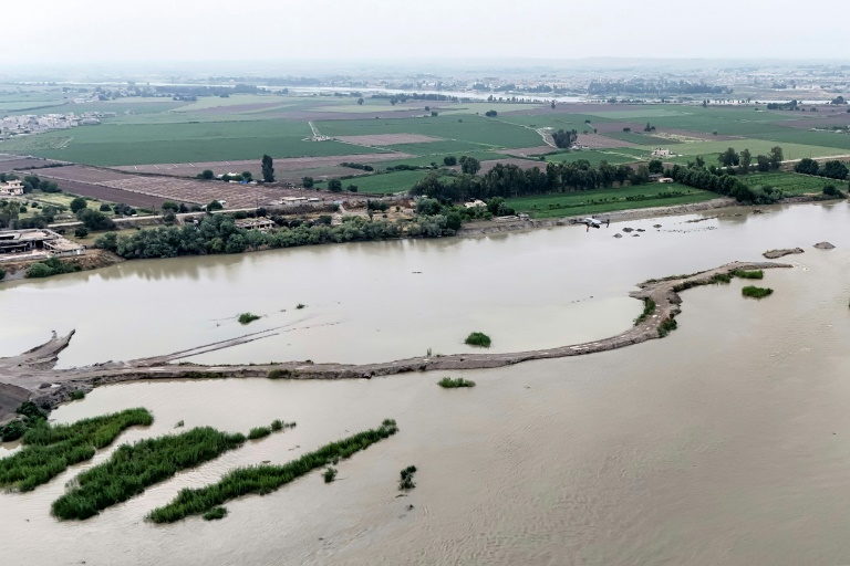  Rain floods in Iraq kill four hikers