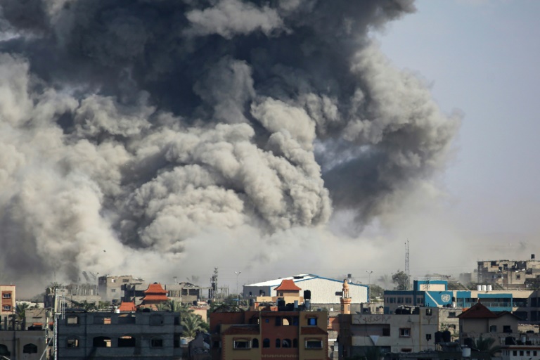  Israel bombards Rafah ahead of talks aimed at sealing truce deal