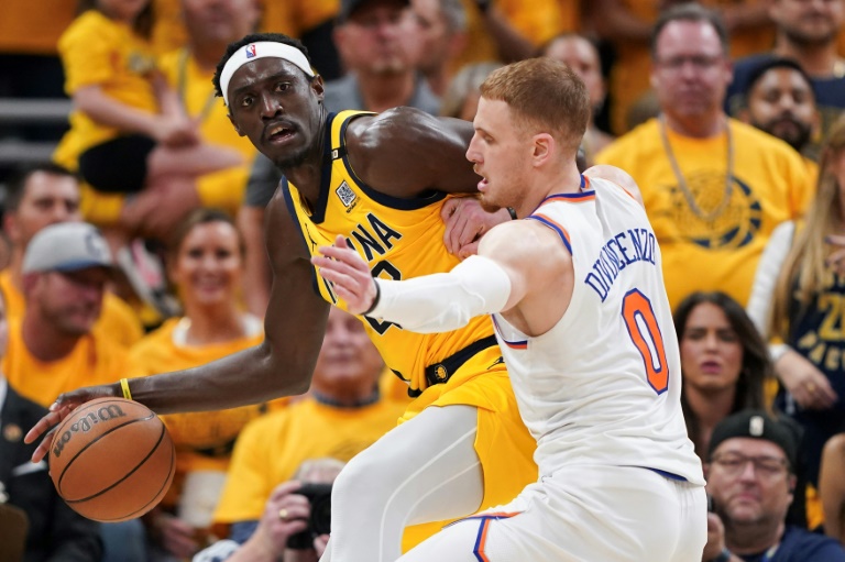  Pacers pummel Knicks to stay alive in NBA playoffs