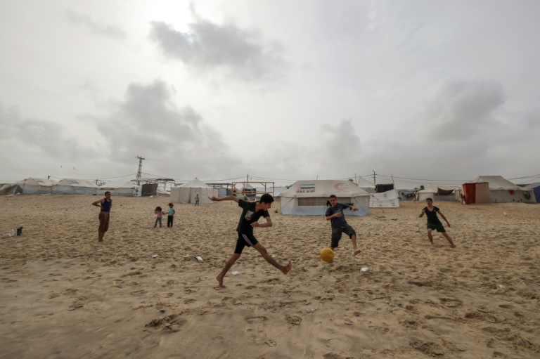  Palestinian boys turn to football to forget the war