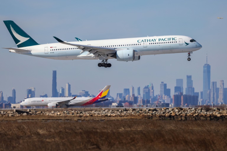  Cathay inspects A350 fleet after engine component failure