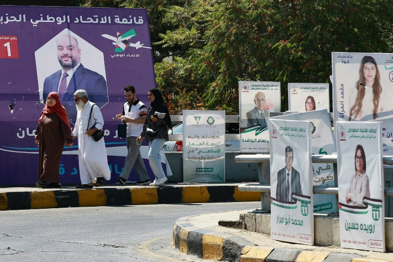  Jordanians to vote amid woes over economy and Gaza war